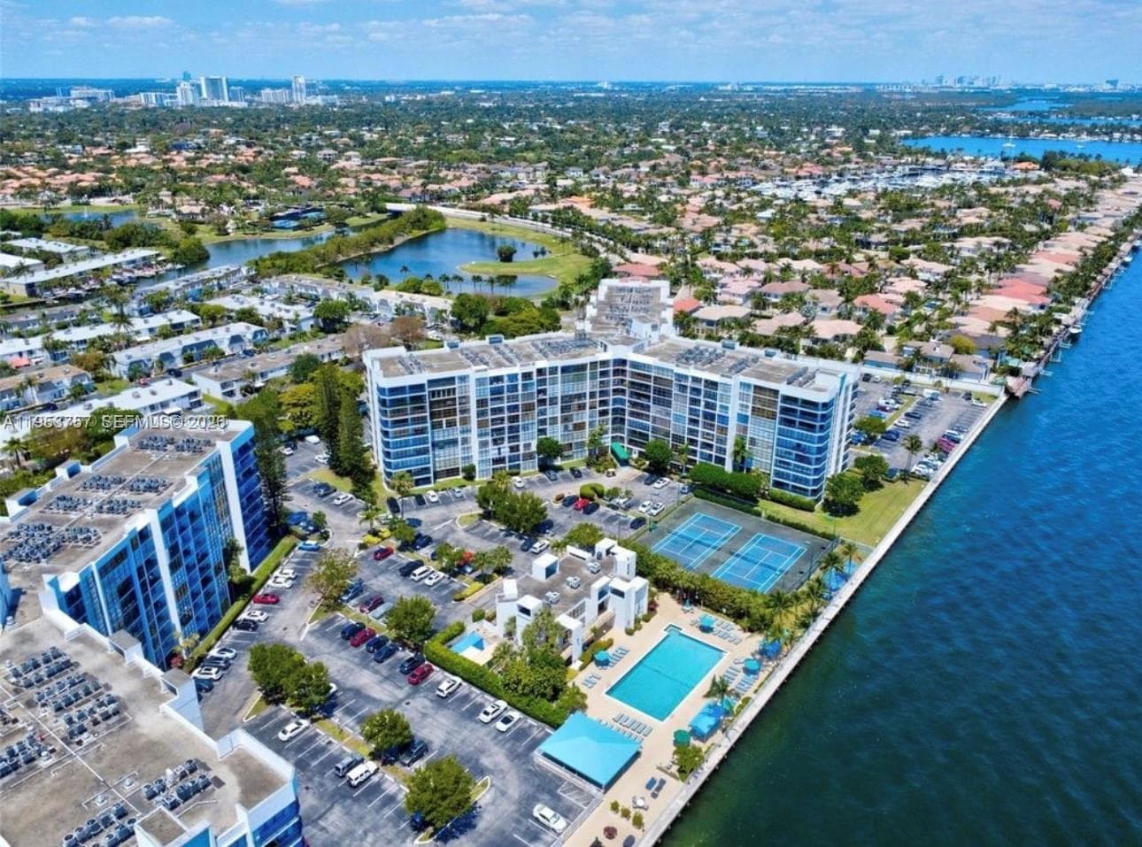 1000 Parkview Dr # 528, Hallandale Beach FL 33009