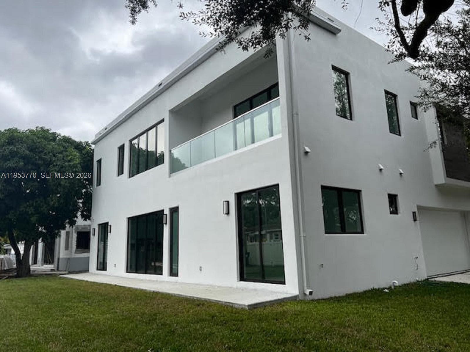 2 Hough Dr, Miami Springs FL 33166 photo 4