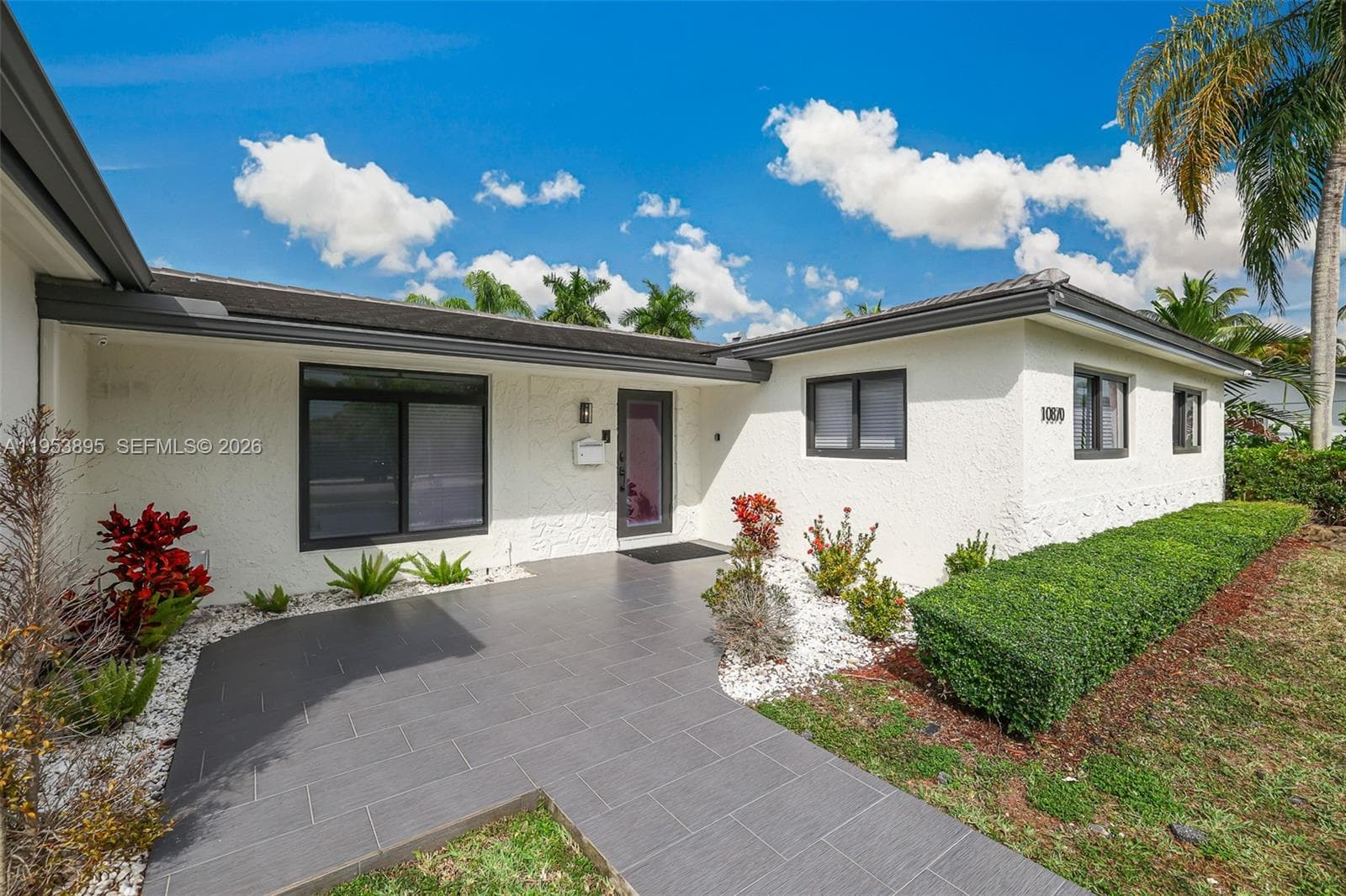 10870 SW 106th Ave, Miami FL 33176 photo 2