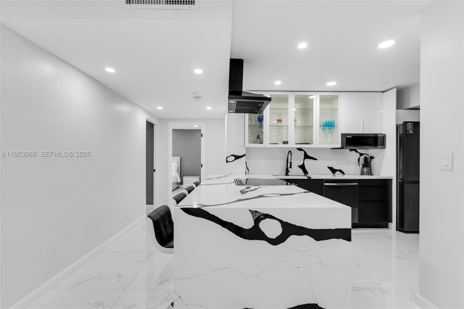 3800 Hillcrest Dr # 203, Hollywood FL 33021 photo 3