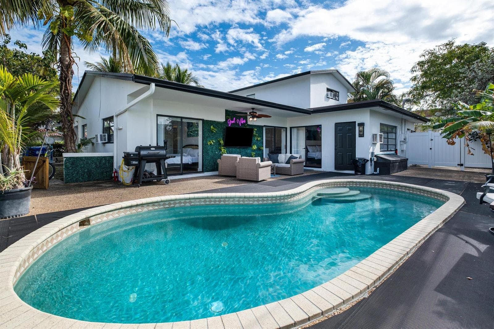 1551 SE 23rd Avenue, Pompano Beach FL 33062