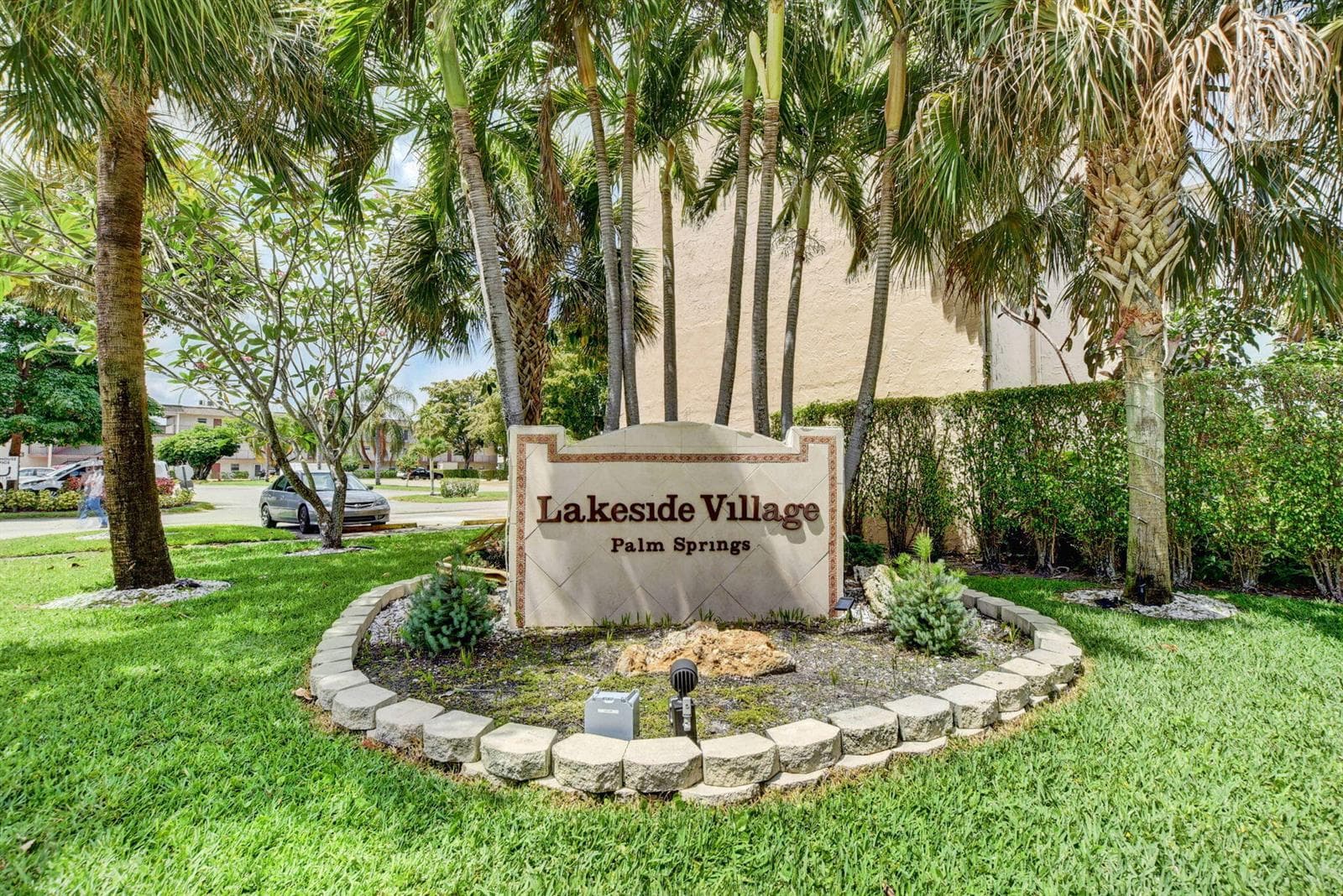 725 Lori Drive # 106, Palm Springs FL 33461 photo 2