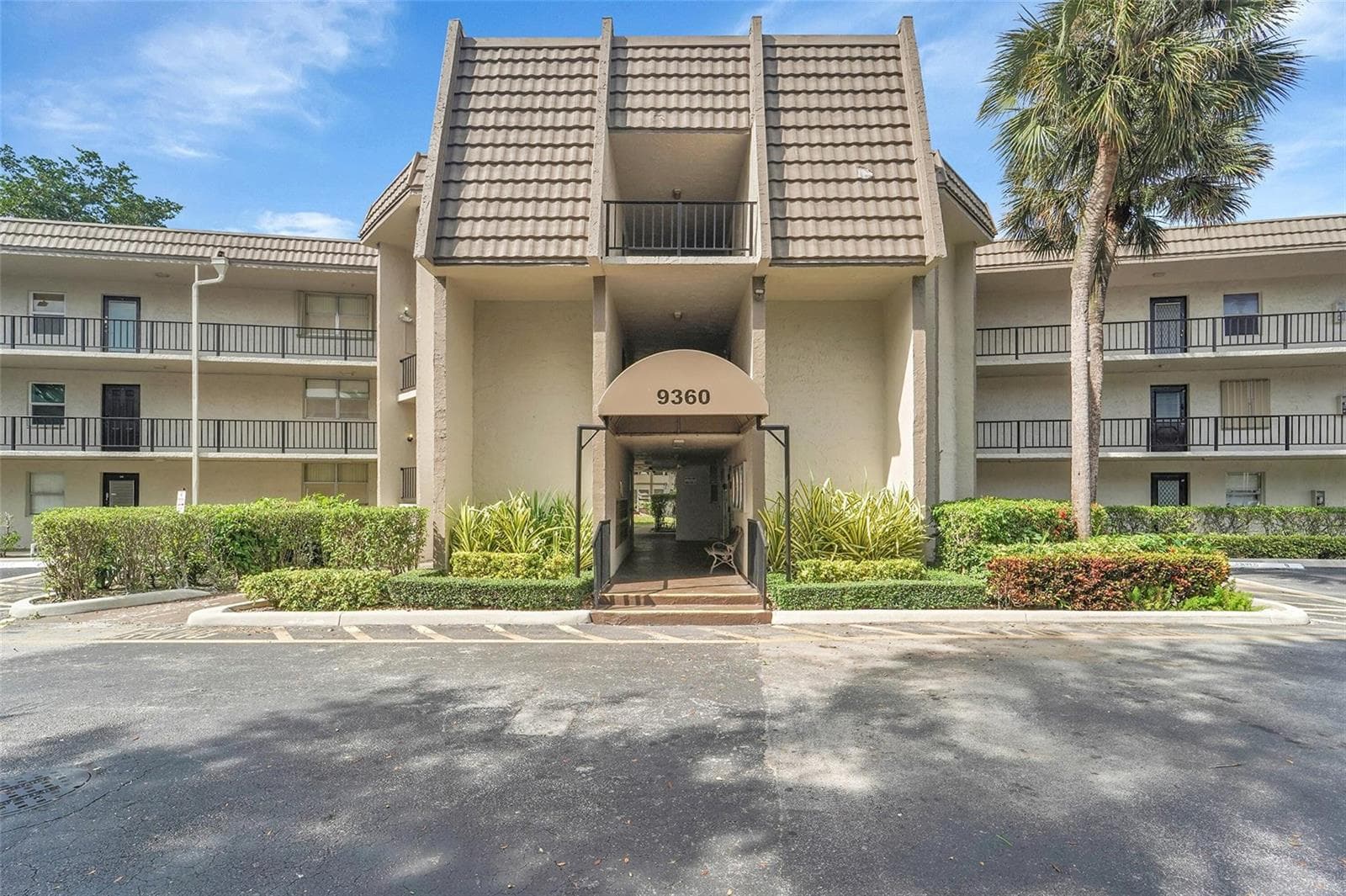 9360 Lime Bay Boulevard # 207, Tamarac FL 33321 photo 2