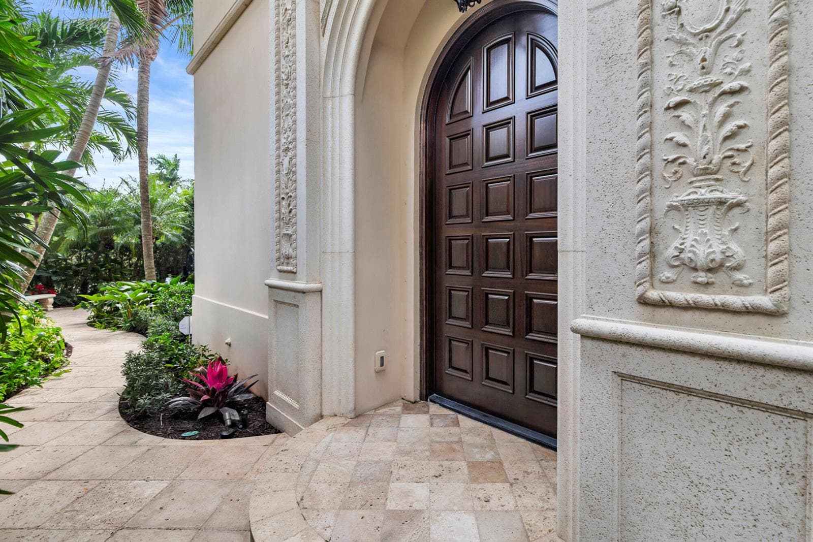 261 Seminole Avenue, Palm Beach FL 33480 photo 5