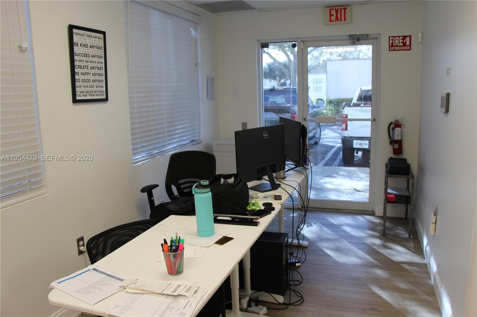 Listing photo 5