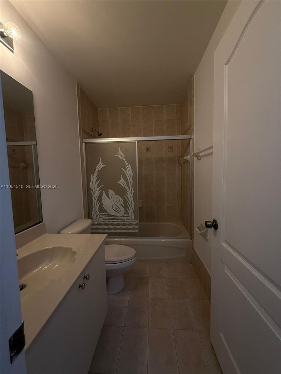 17640 NW 73rd Ave # 200-19, Hialeah FL 33015 photo 2