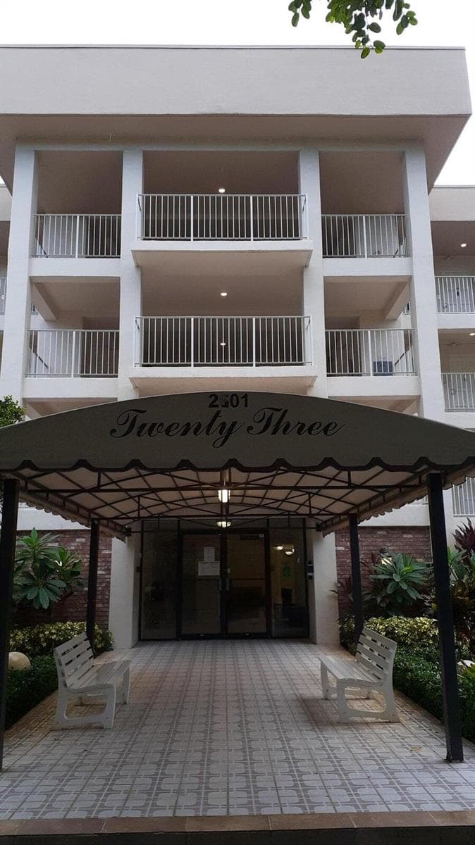 2601 S Course Drive # 203, Pompano Beach FL 33069 photo 2