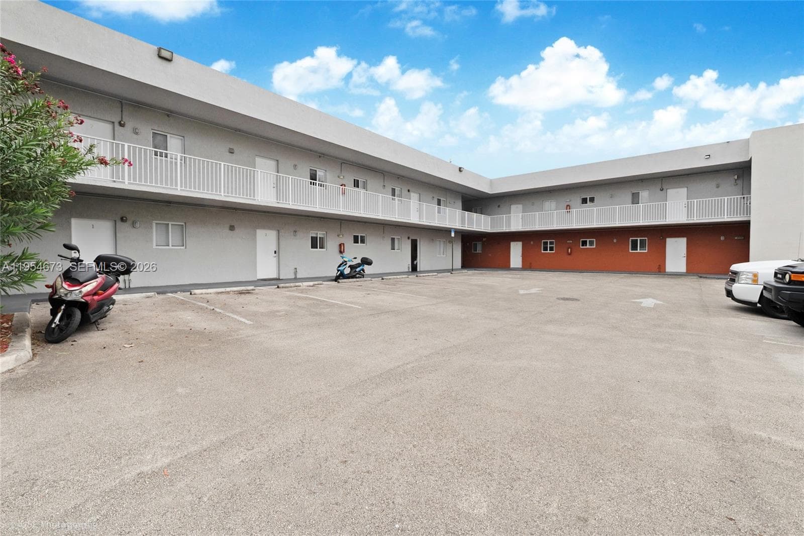 750 SW 2nd St, Miami FL 33130