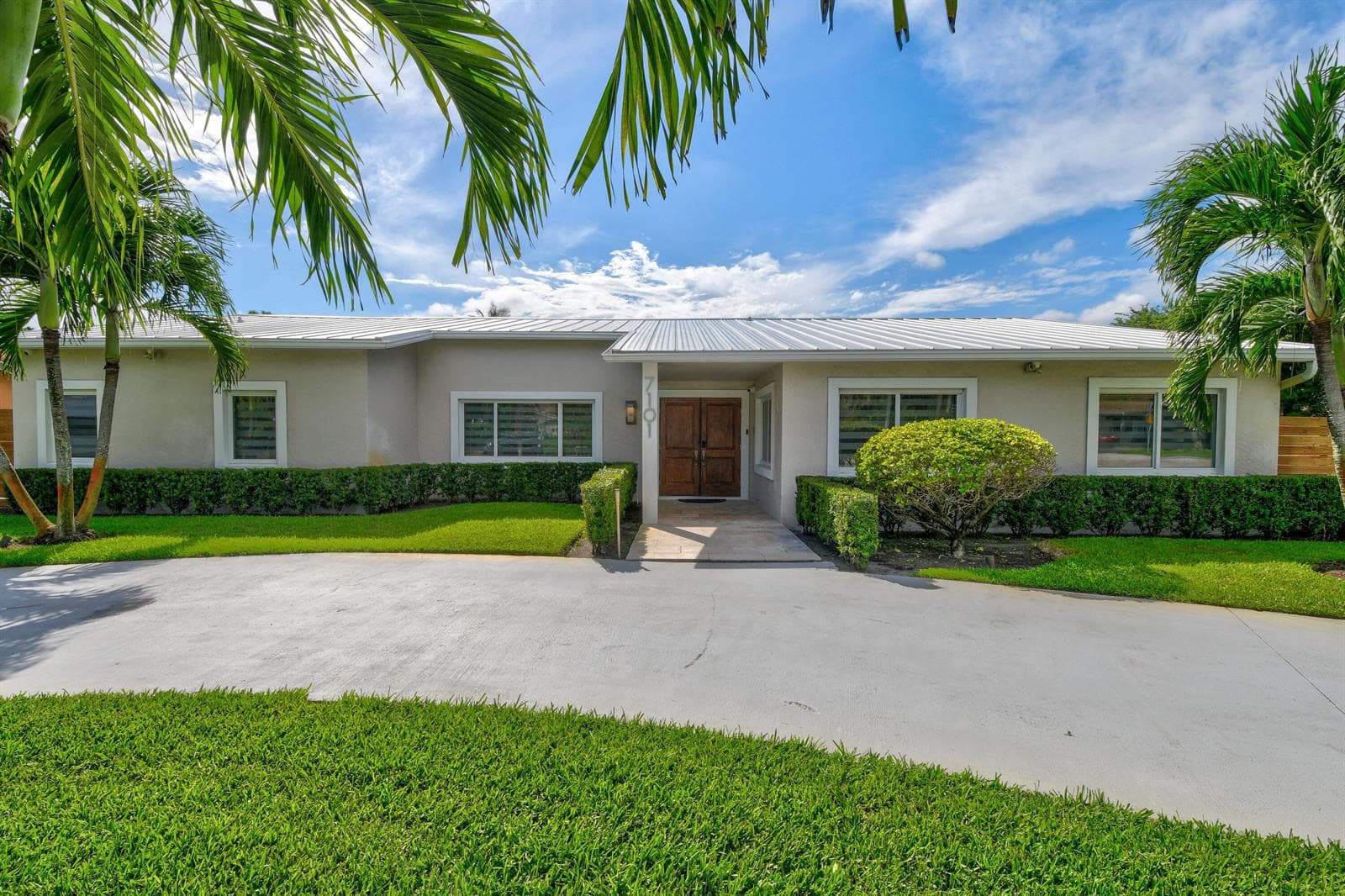 7101 W Lake Drive, Lake Clarke Shores FL 33406 photo 2