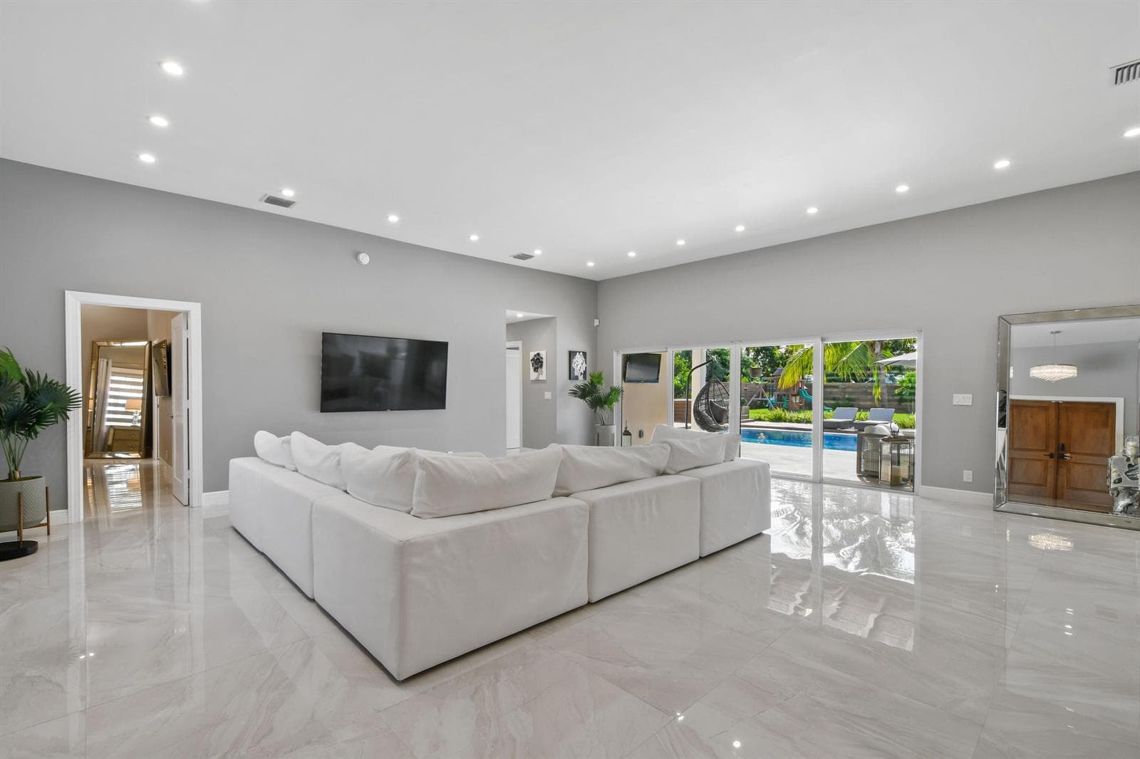 7101 W Lake Drive, Lake Clarke Shores FL 33406 photo 3