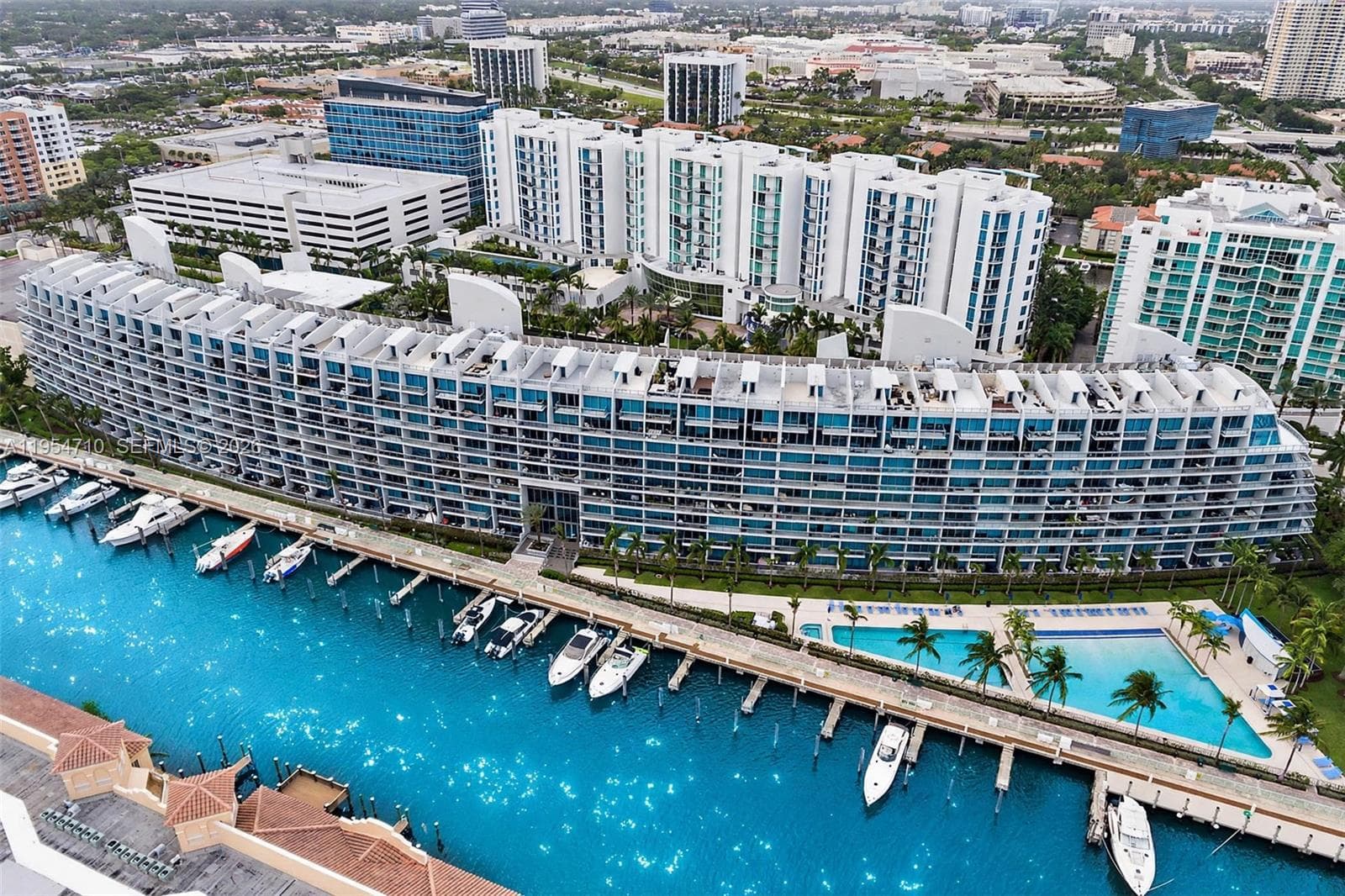 2950 NE 188th St # 302, Aventura FL 33180 photo 2