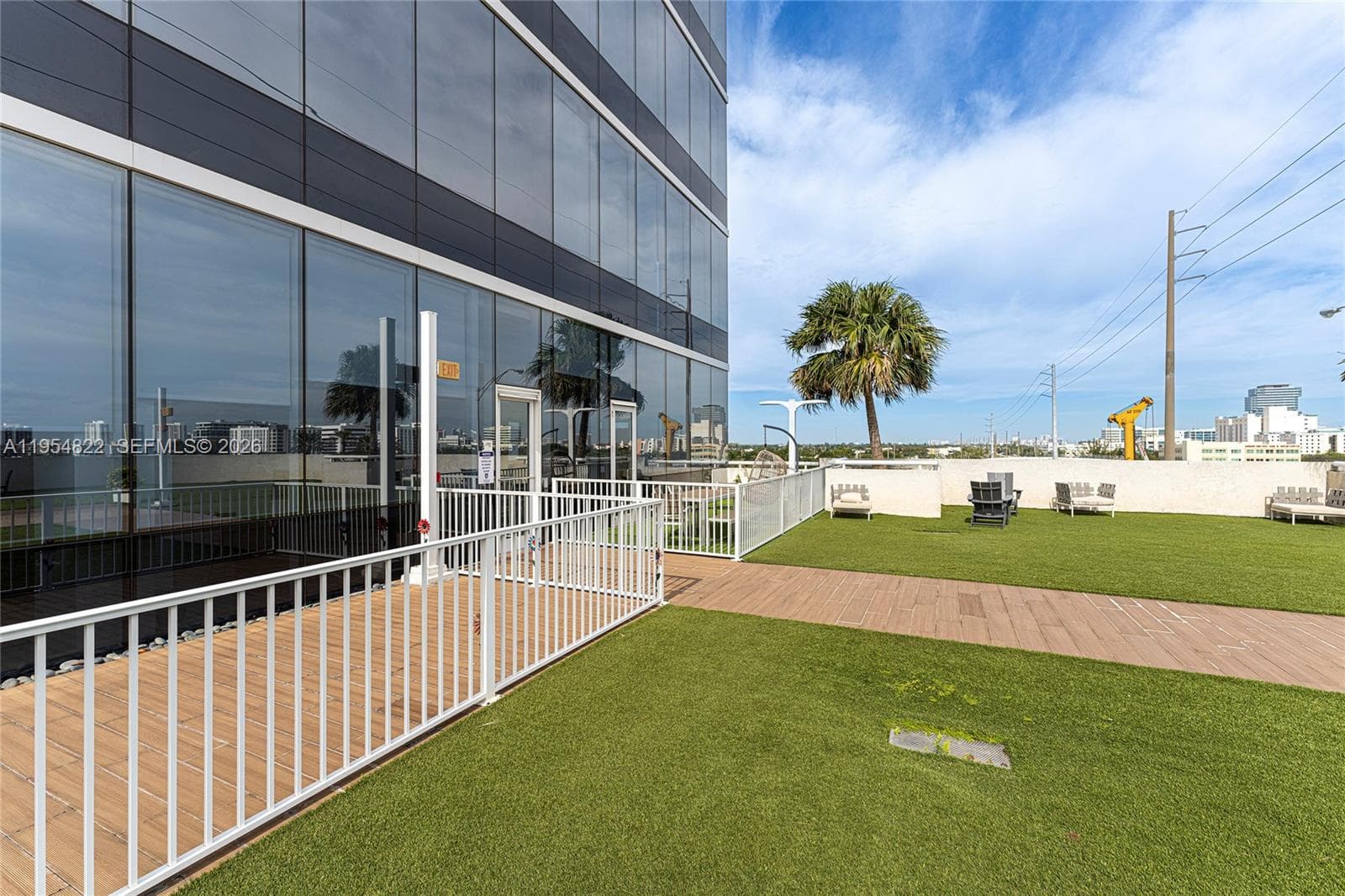 20200 W Dixie Hwy # 903, Miami FL 33180 photo 4