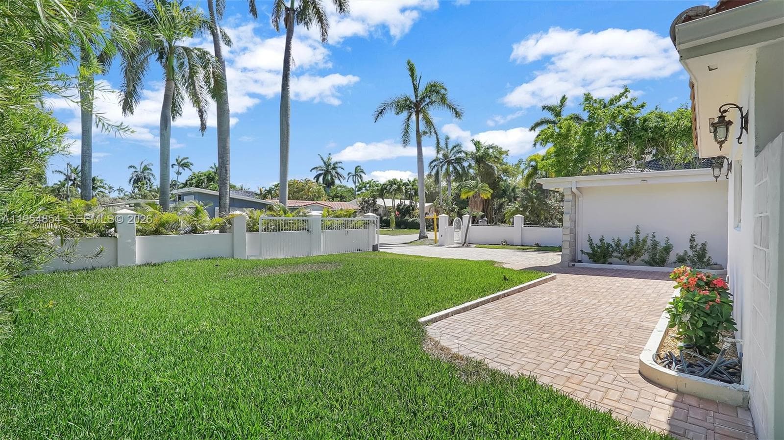 1311 Pierce St, Hollywood FL 33019 photo 4