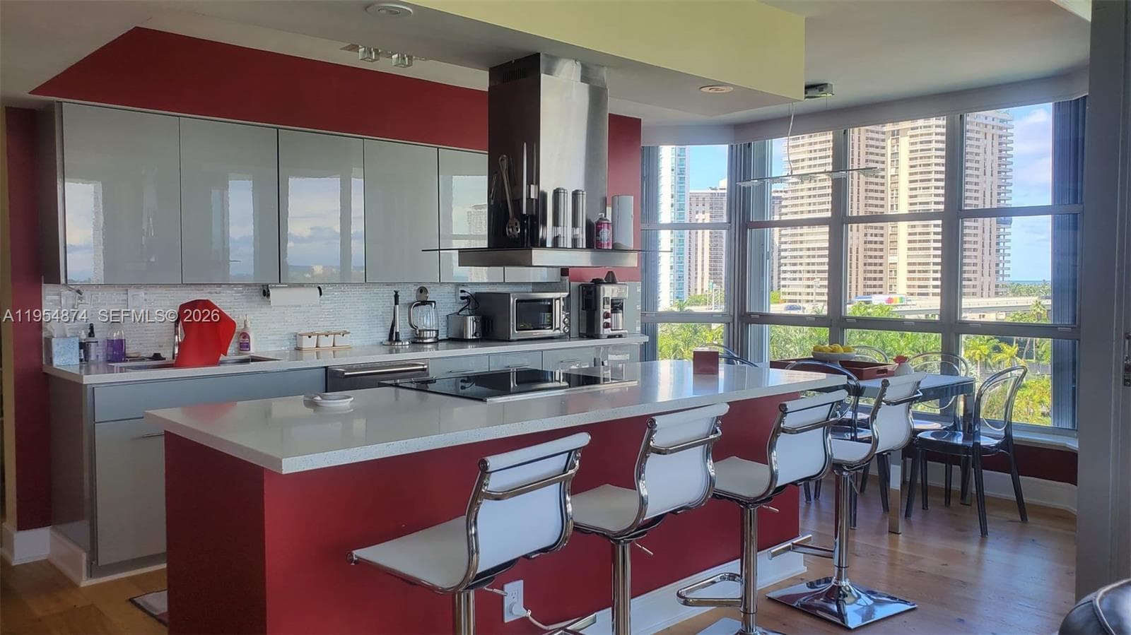 3600 Mystic Pointe Dr # 913, Aventura FL 33180 photo 2
