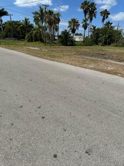 501 W Baines Terrace, Pahokee FL 33476 photo 3