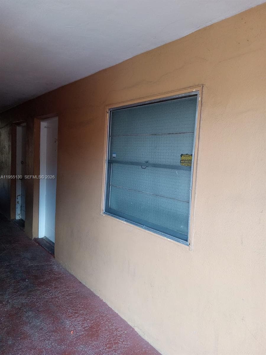 1230 W 54th St # 216A, Hialeah FL 33012