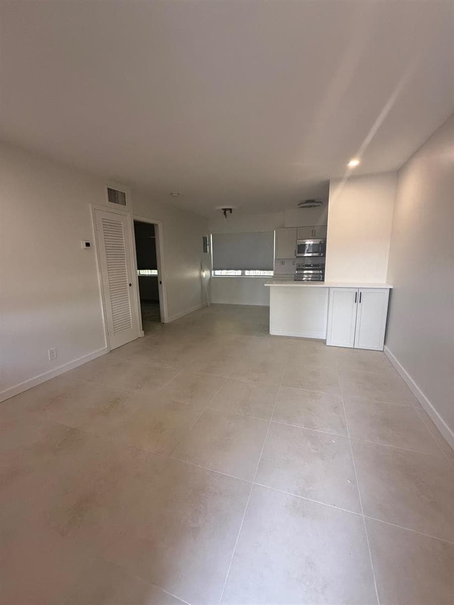2725 Middle River Drive # 11, Fort Lauderdale FL 33306 photo 3