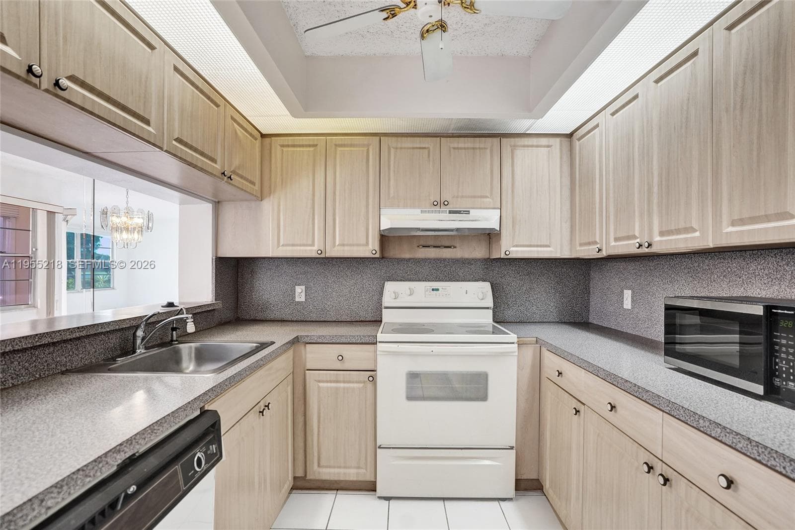 900 SW 128th Ave # 103D, Pembroke Pines FL 33027 photo 2