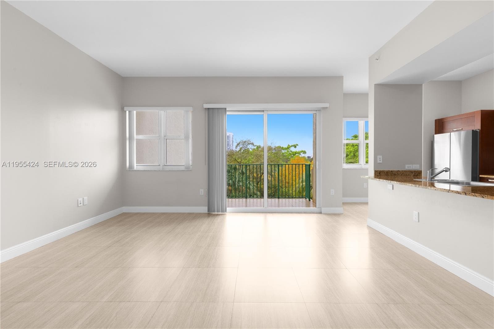 20000 E Country Club Dr # 402, Aventura FL 33180 photo 3