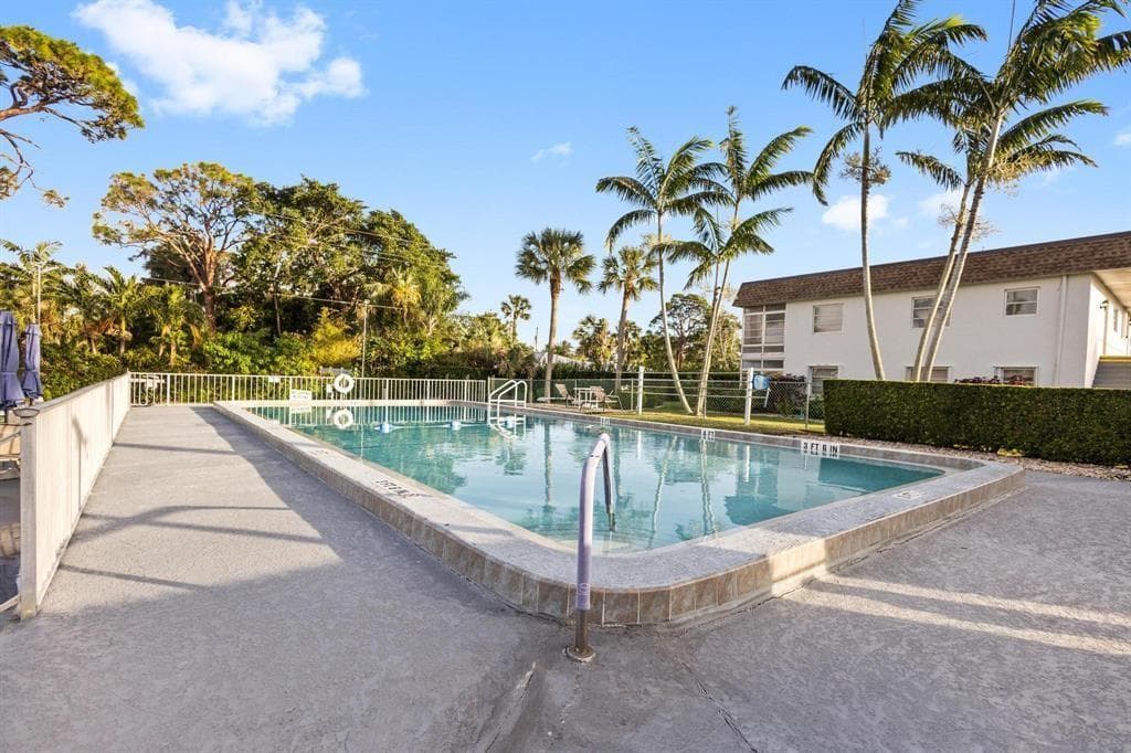2950 SE Ocean Boulevard # 5, Stuart FL 34996 photo 4
