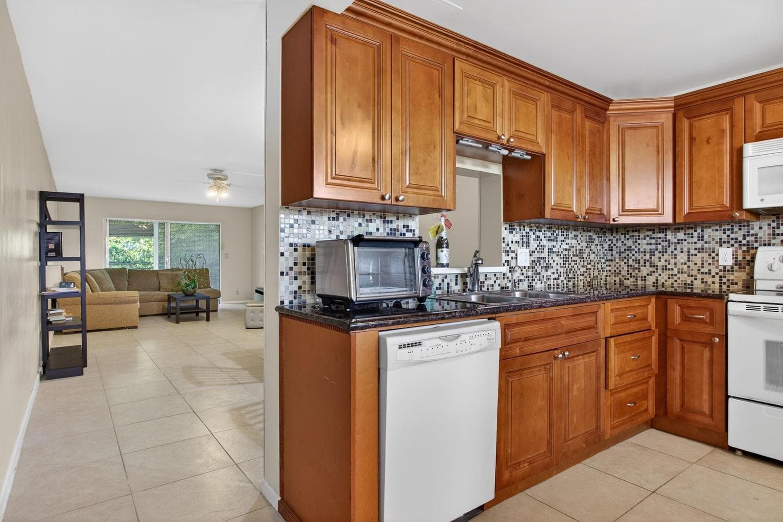 2003 Granada Drive # L4, Coconut Creek FL 33066 photo 3