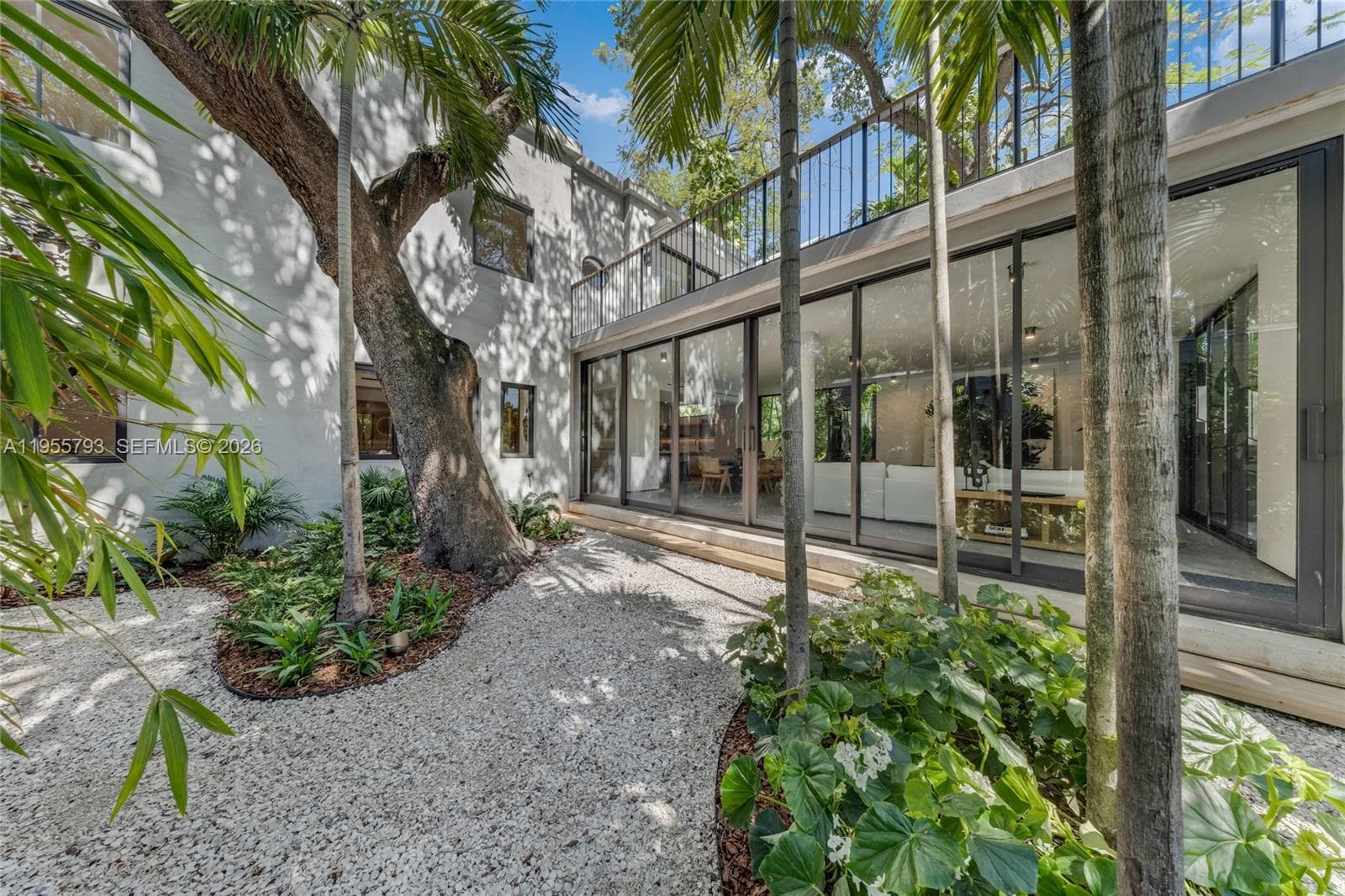 1000 NW 9th Ct, Miami FL 33136