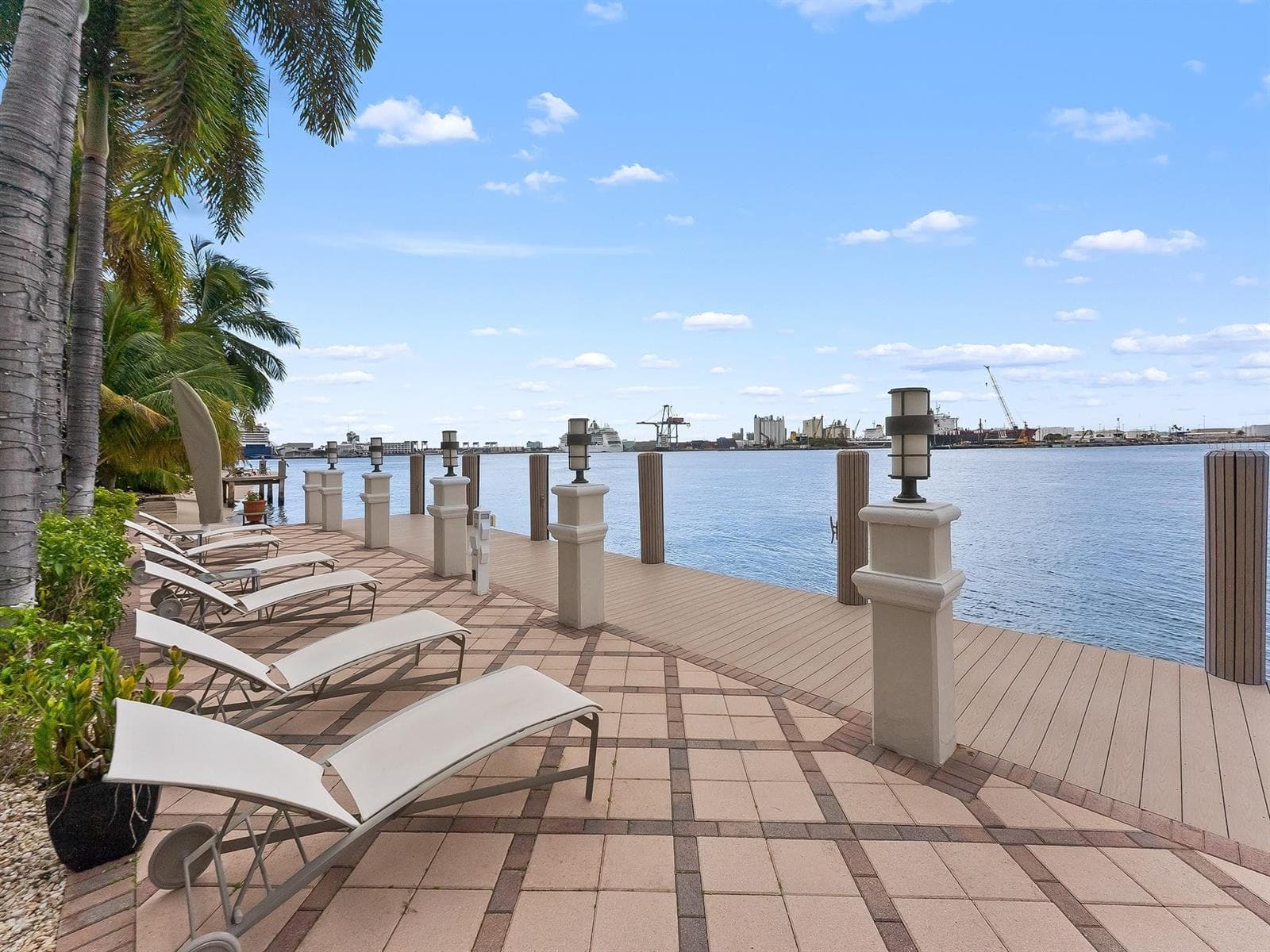 1965 SE 21st Avenue, Fort Lauderdale FL 33316 photo 3