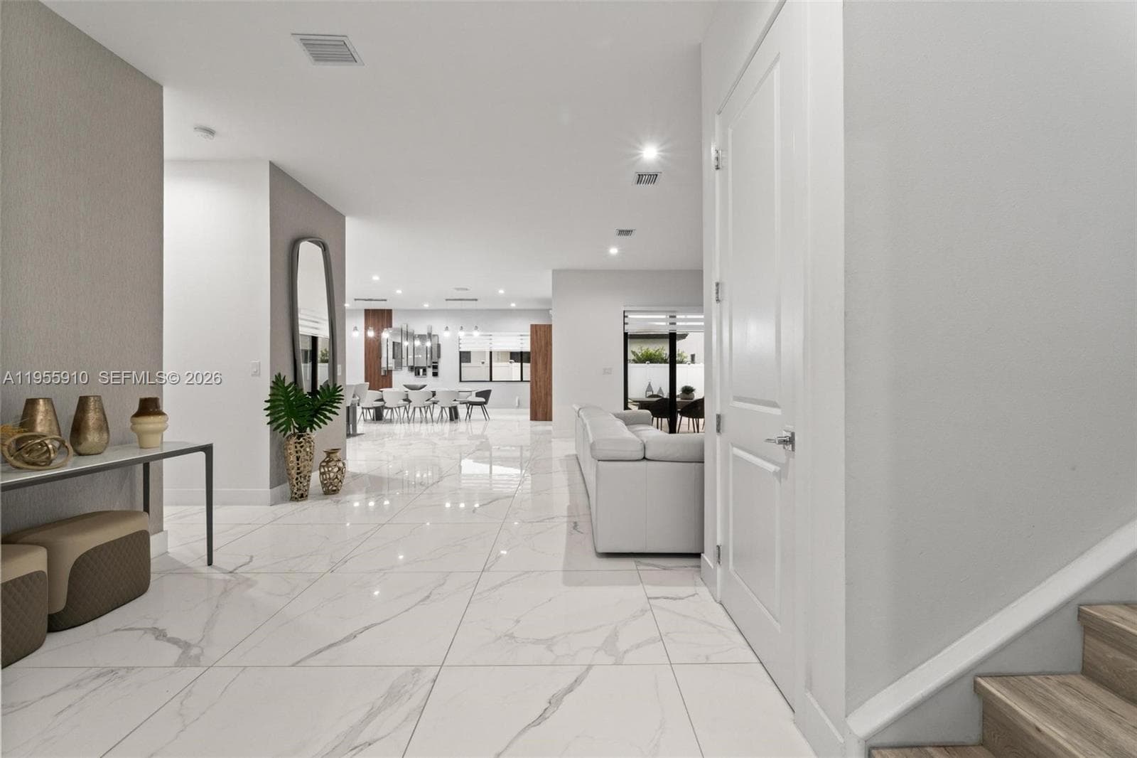 8086 NW 47th Ter, Doral FL 33166 photo 5