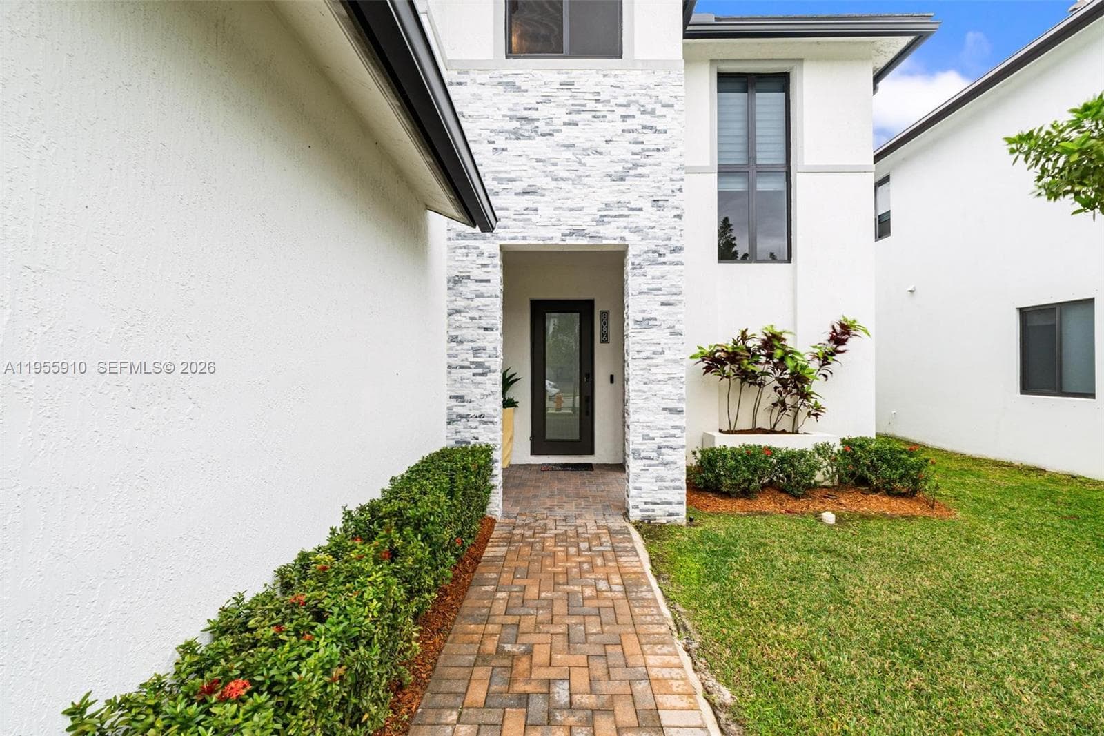 8086 NW 47th Ter, Doral FL 33166 photo 4