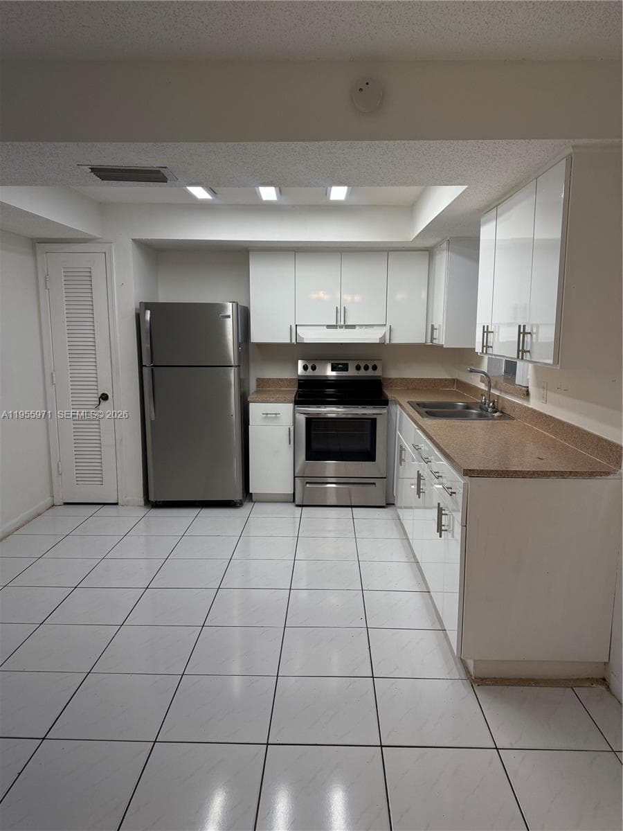 6532 SW 18th Ct, North Lauderdale FL 33068 photo 4