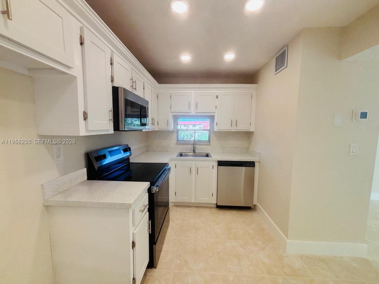 411 S Hollybrook Dr # 305, Pembroke Pines FL 33025 photo 3