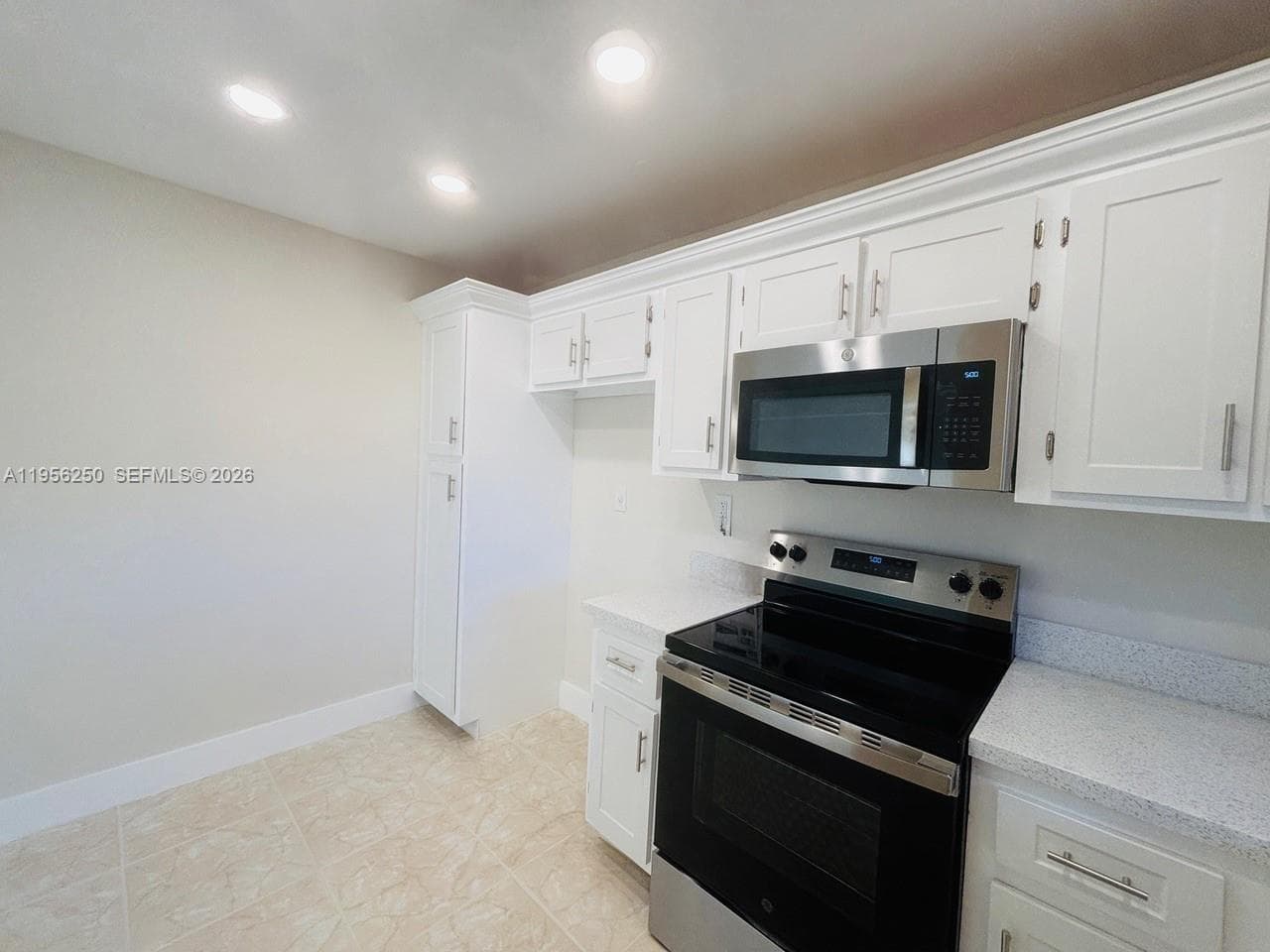 411 S Hollybrook Dr # 305, Pembroke Pines FL 33025 photo 4