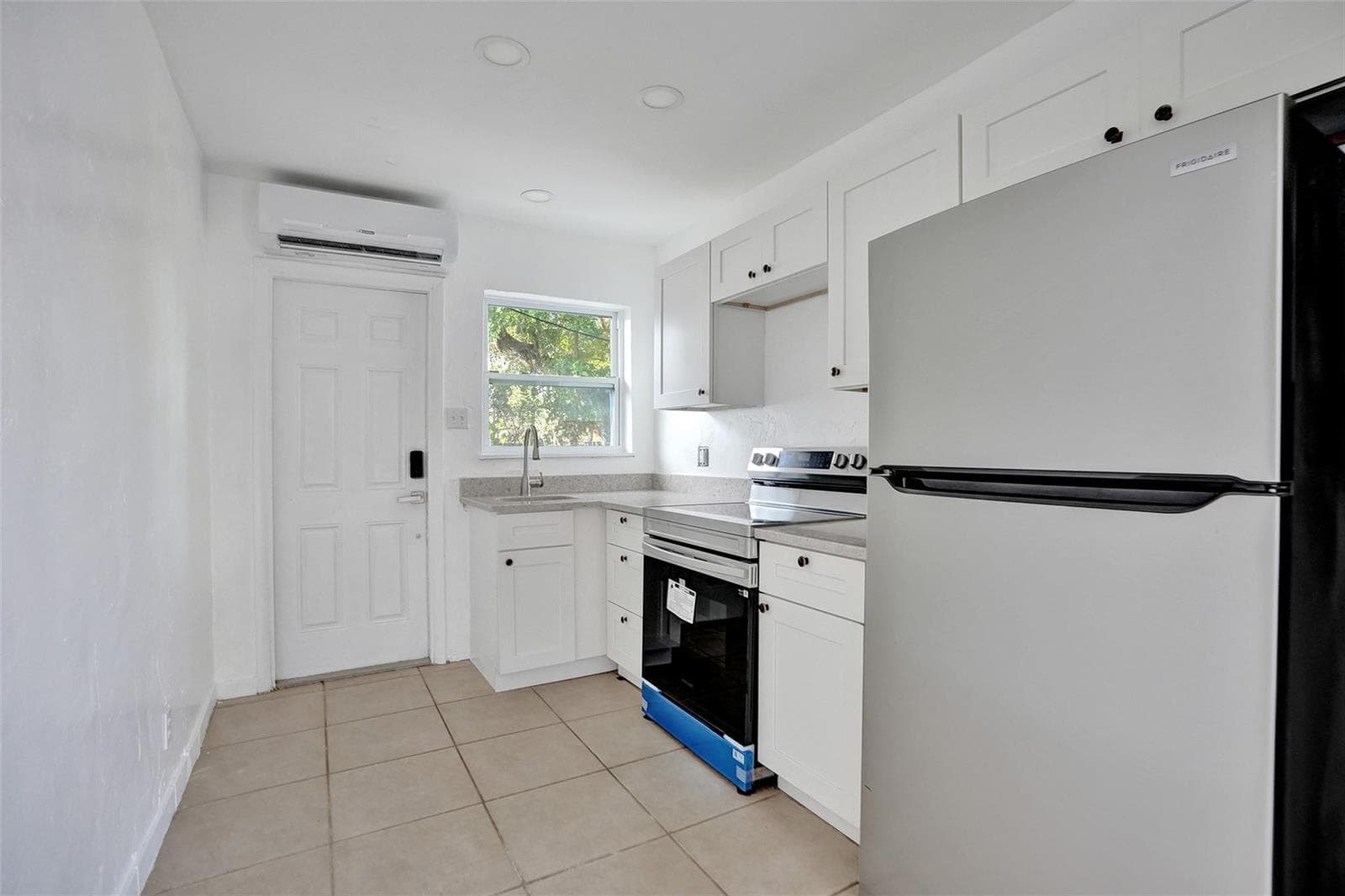 306 NE 13th Avenue, Pompano Beach FL 33060 photo 4