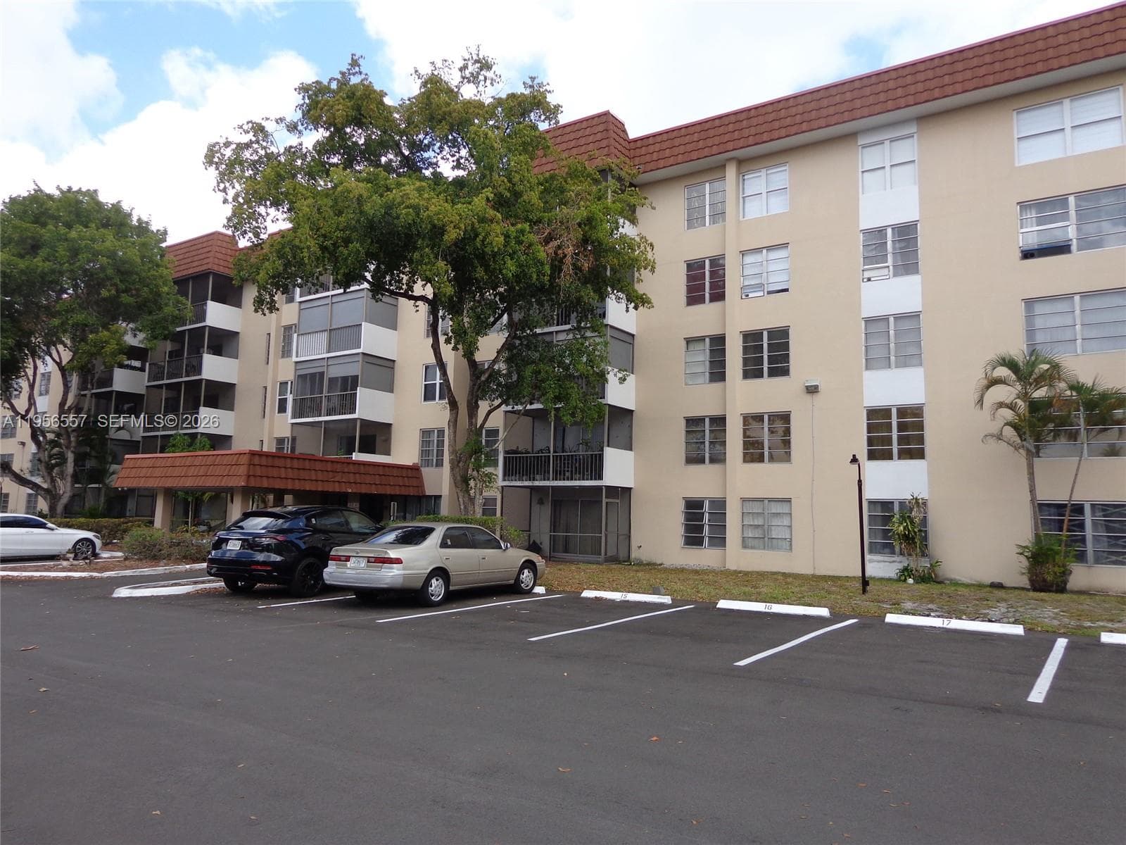 4172 Inverrary Dr # 110, Lauderhill FL 33319 photo 2