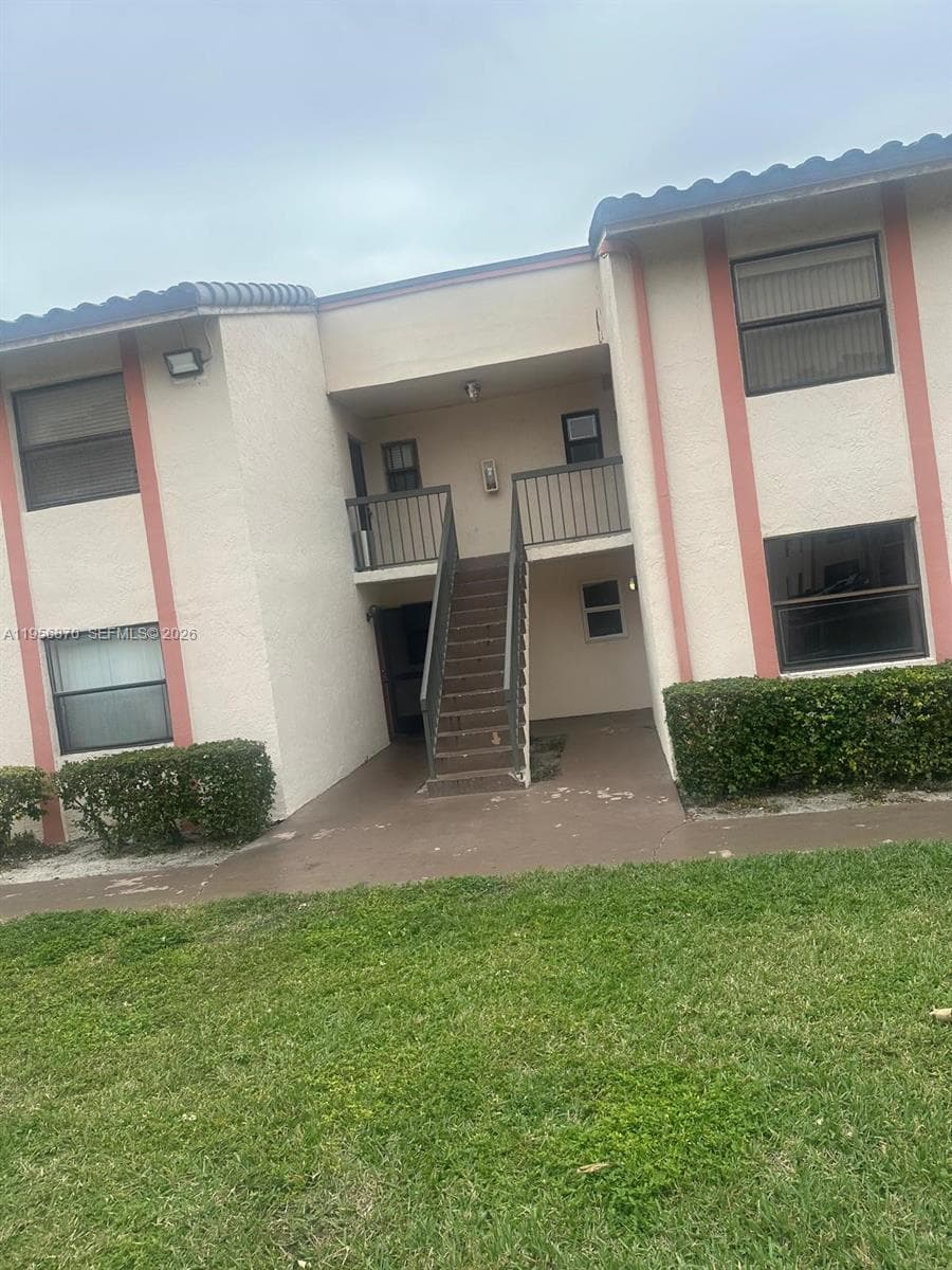 855 NE 209th St # 203-34, Miami, FL 33179 photo 2