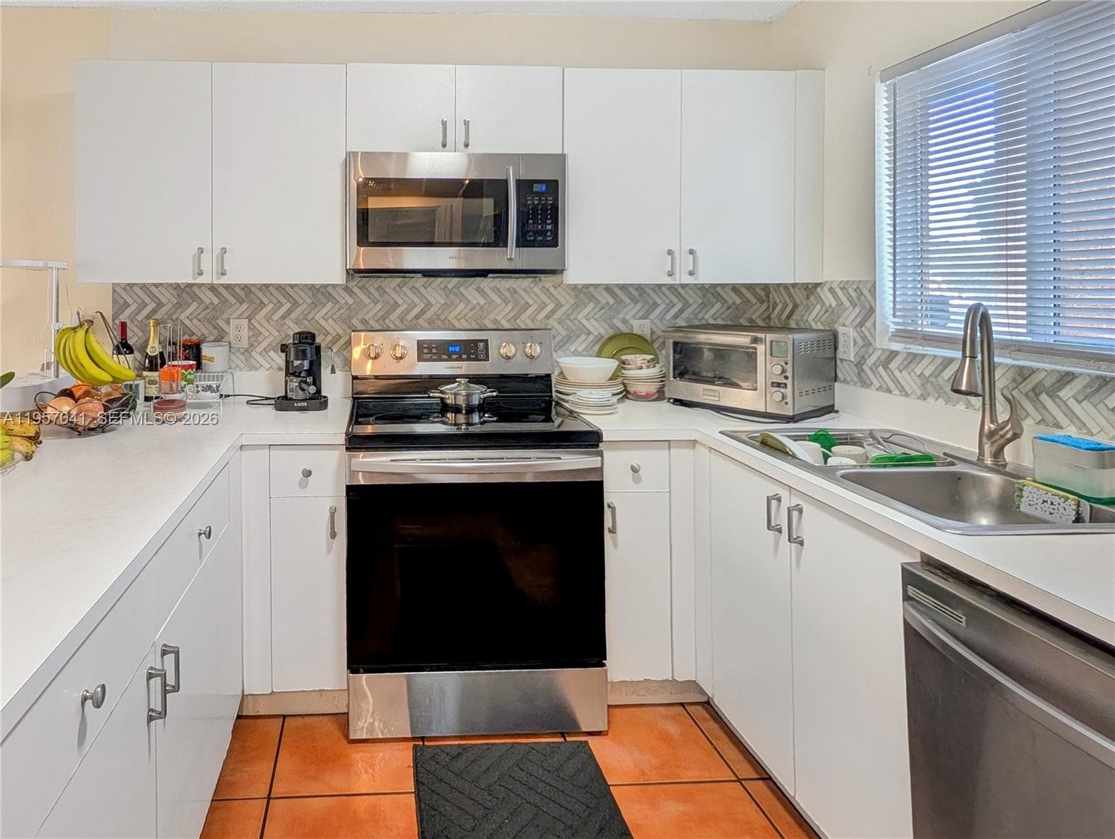 6205 Kendale Lakes Cir # 289, Miami FL 33183 photo 2