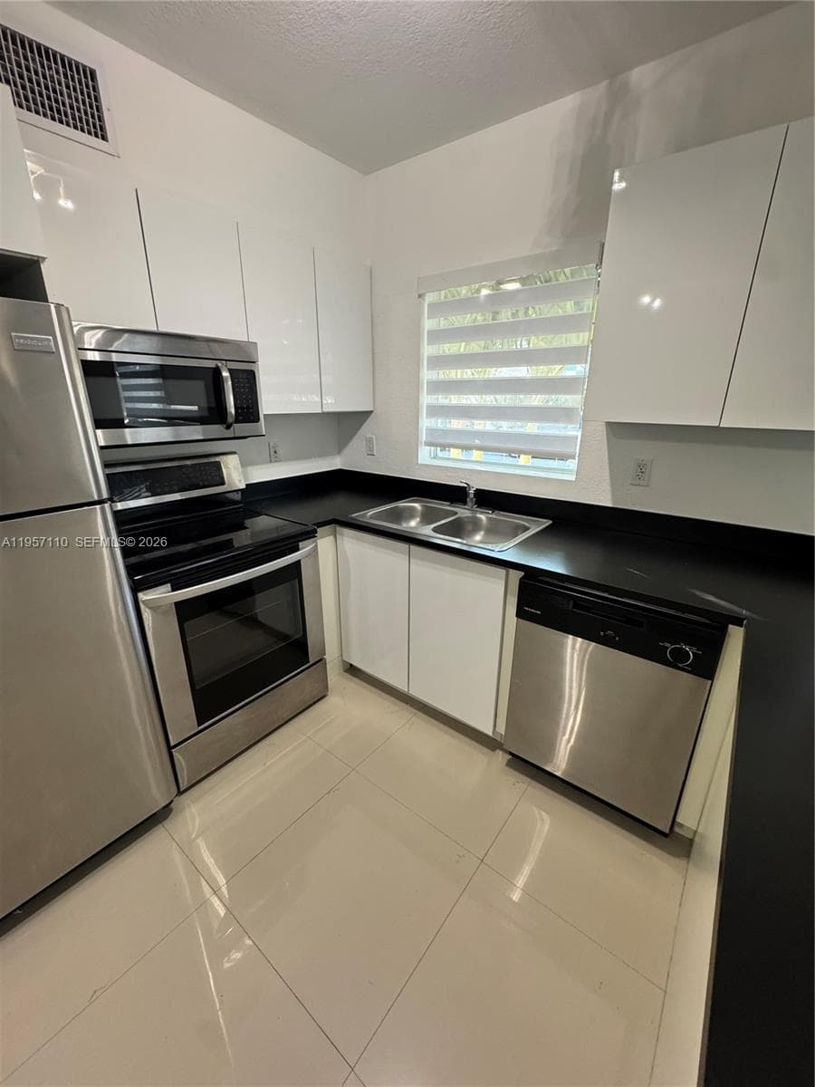 8035 Crespi Blvd # 2, Miami Beach FL 33141 photo 4