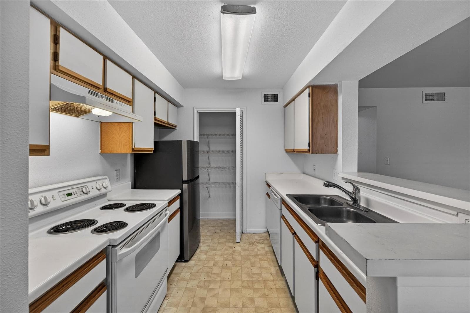2361 NW 33rd Street # 605, Oakland Park FL 33309 photo 3