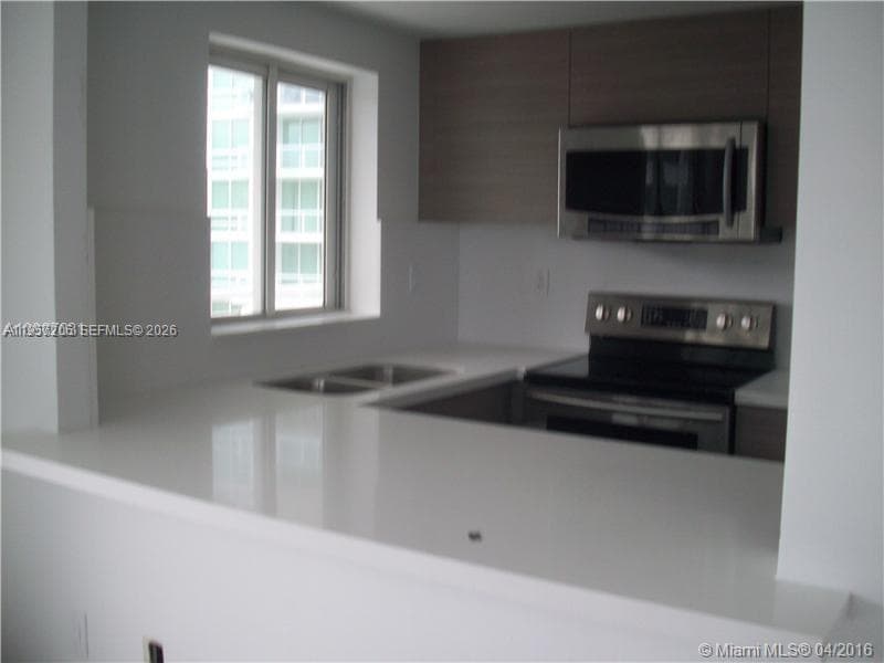 1402 Brickell Bay Dr # 1103, Miami, FL 33131 photo 3
