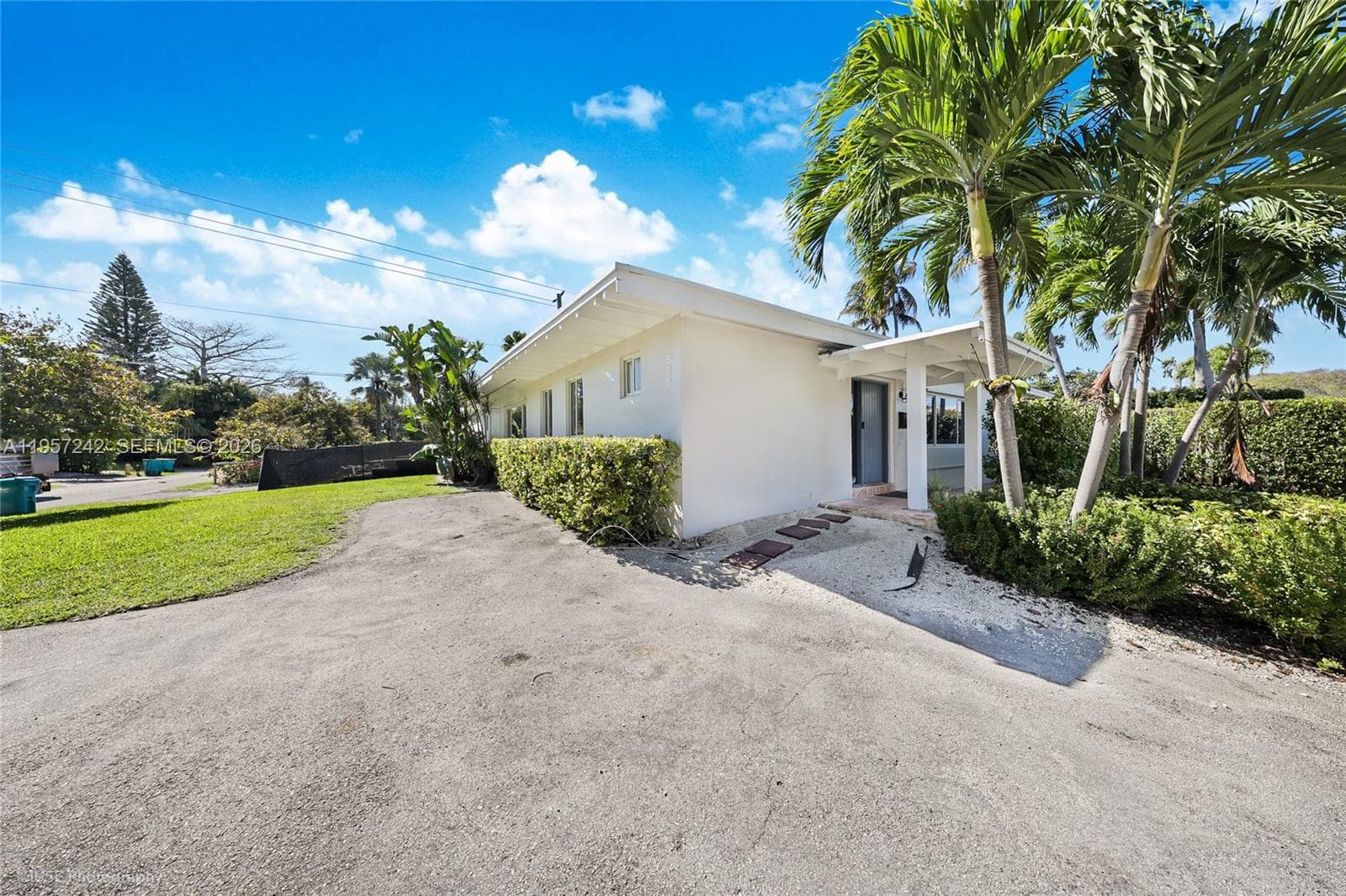526 Satinwood Dr, Key Biscayne FL 33149 photo 2