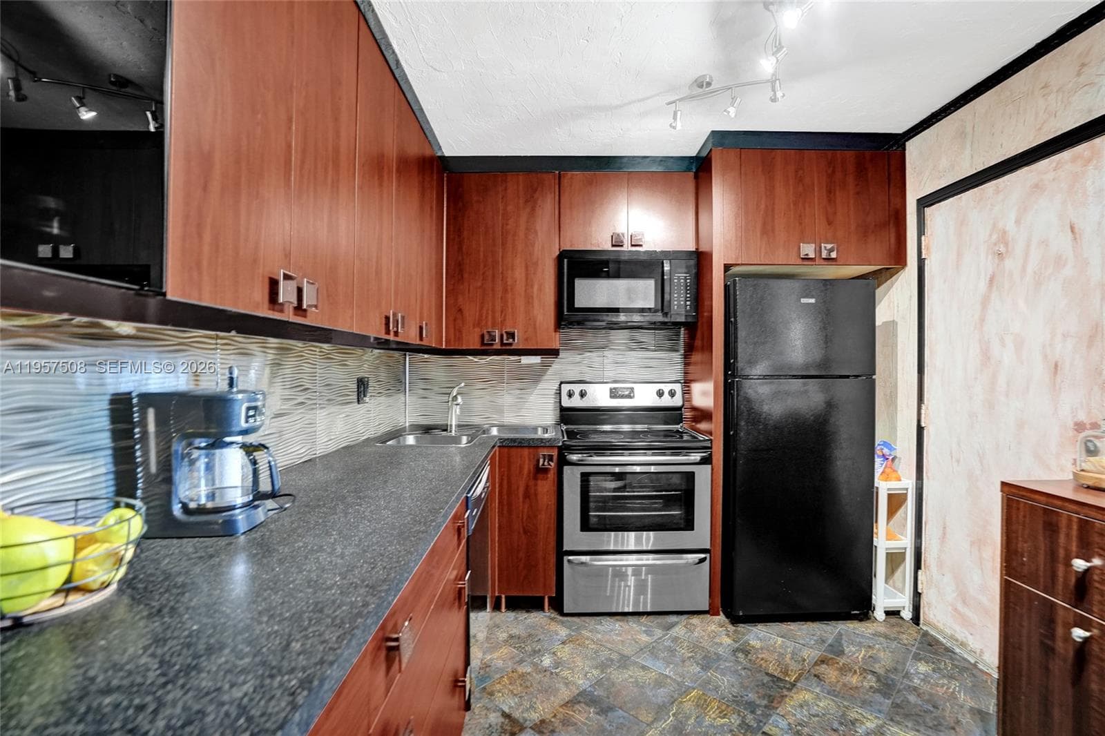 1000 NE 12th Ave # 505, Hallandale Beach FL 33009 photo 3