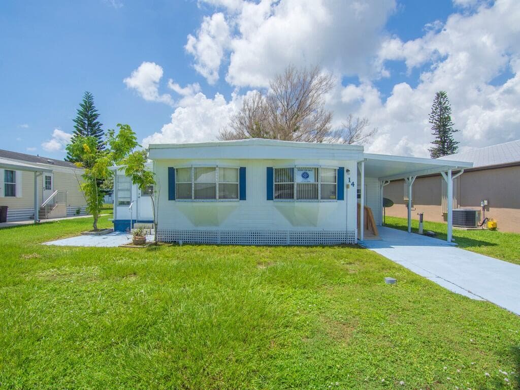 14 Golf Drive, Port St. Lucie FL 34952 photo 5