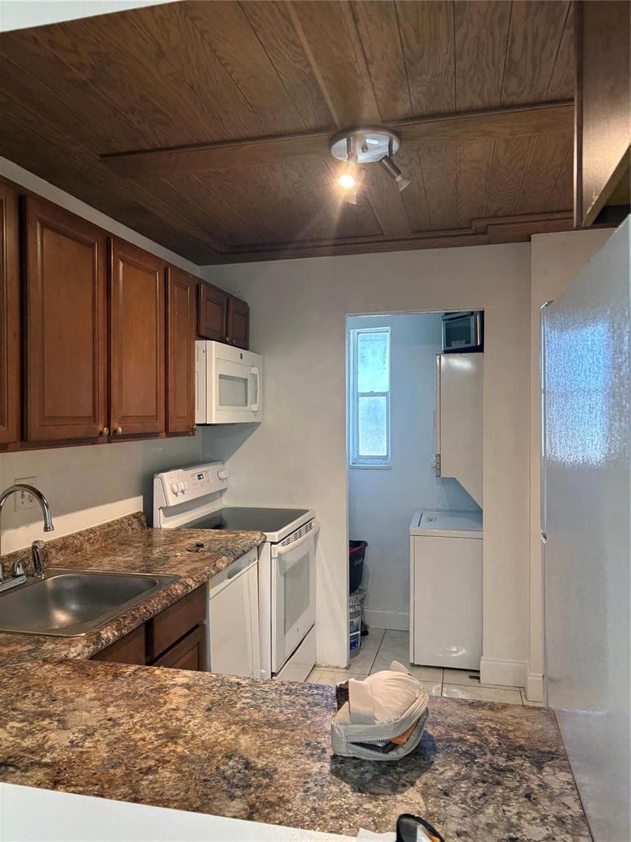 8000 Colony Circle # 201, Tamarac FL 33321 photo 3