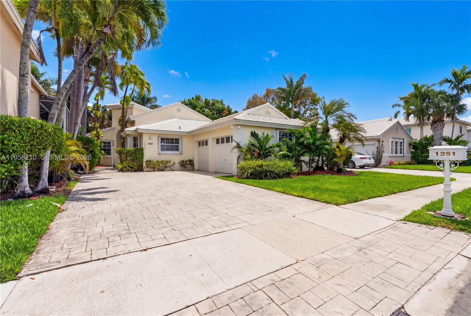 1251 E Wilshire Cir E, Pembroke Pines, FL 33027 photo 2