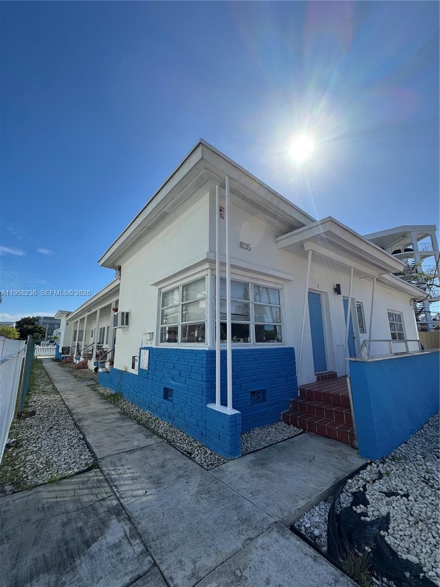 8135 Crespi Blvd, Miami Beach FL 33141 photo 3