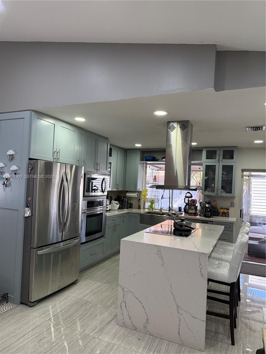 18237 NW 61st Pl, Hialeah FL 33015 photo 5