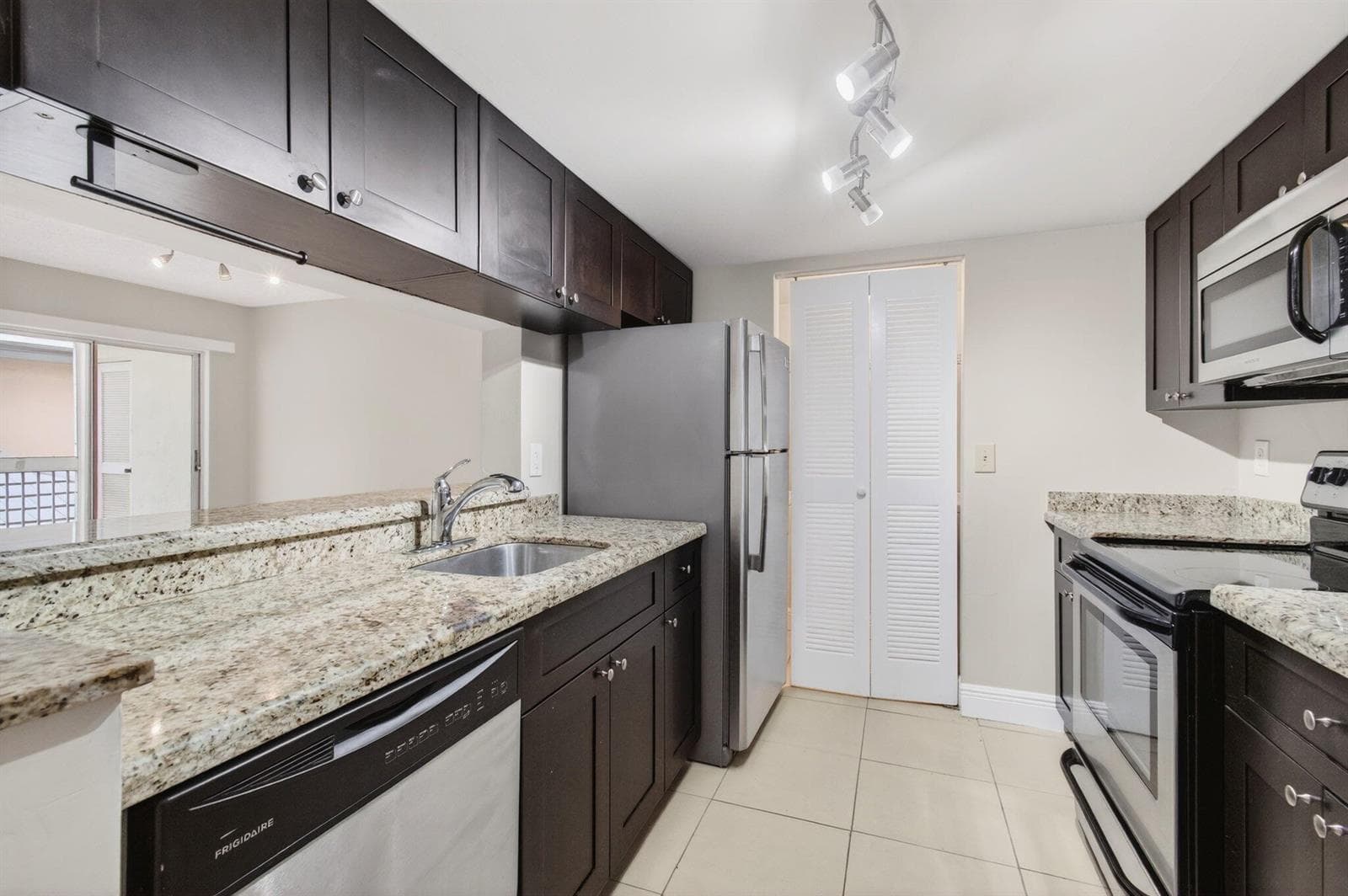 9901 Westview Drive # 324, Coral Springs FL 33076 photo 2
