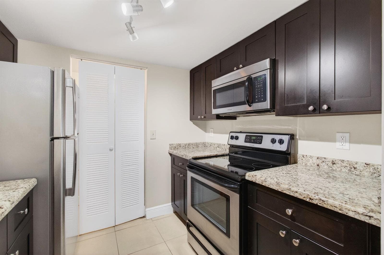 9901 Westview Drive # 324, Coral Springs FL 33076 photo 4