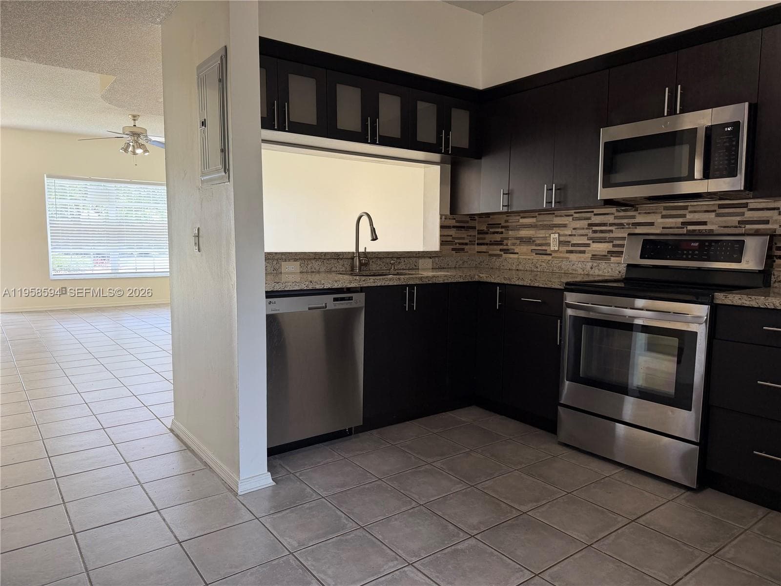 271 Duval Ct, Weston FL 33326 photo 3