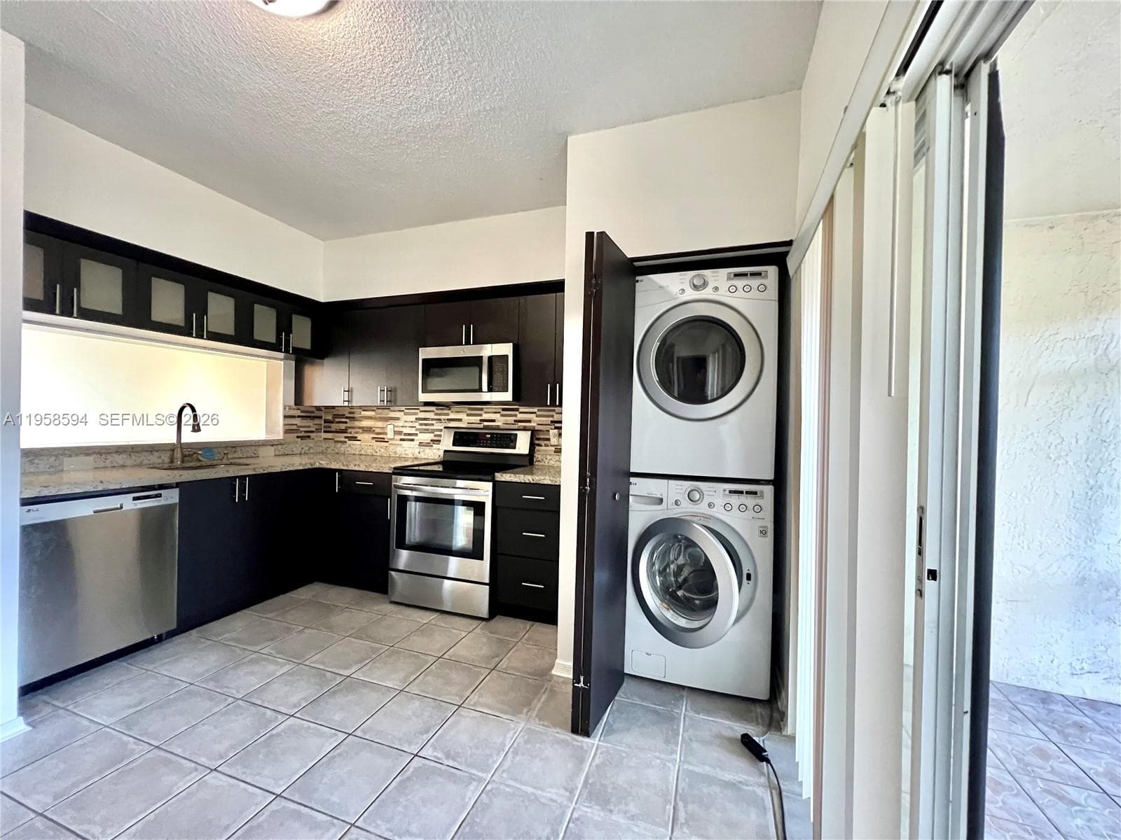 271 Duval Ct, Weston FL 33326 photo 4